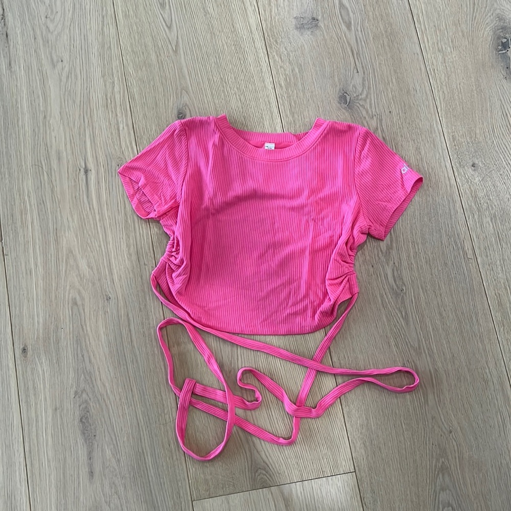 Alo Yoga pink top